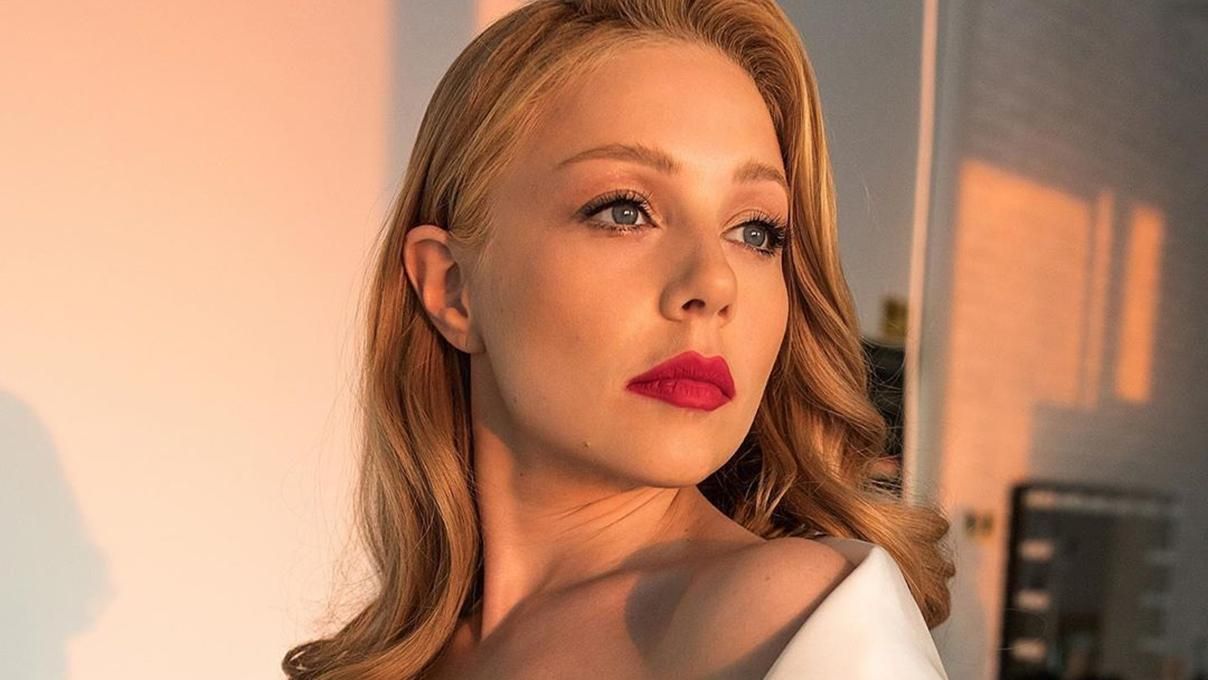 Тина Кароль чувственно исполнила гимн Украины на торжественном праздновании Дня Независимости Тина Кароль чувственно исполнила гимн Украины на торжественном праздновании Дня Независимости