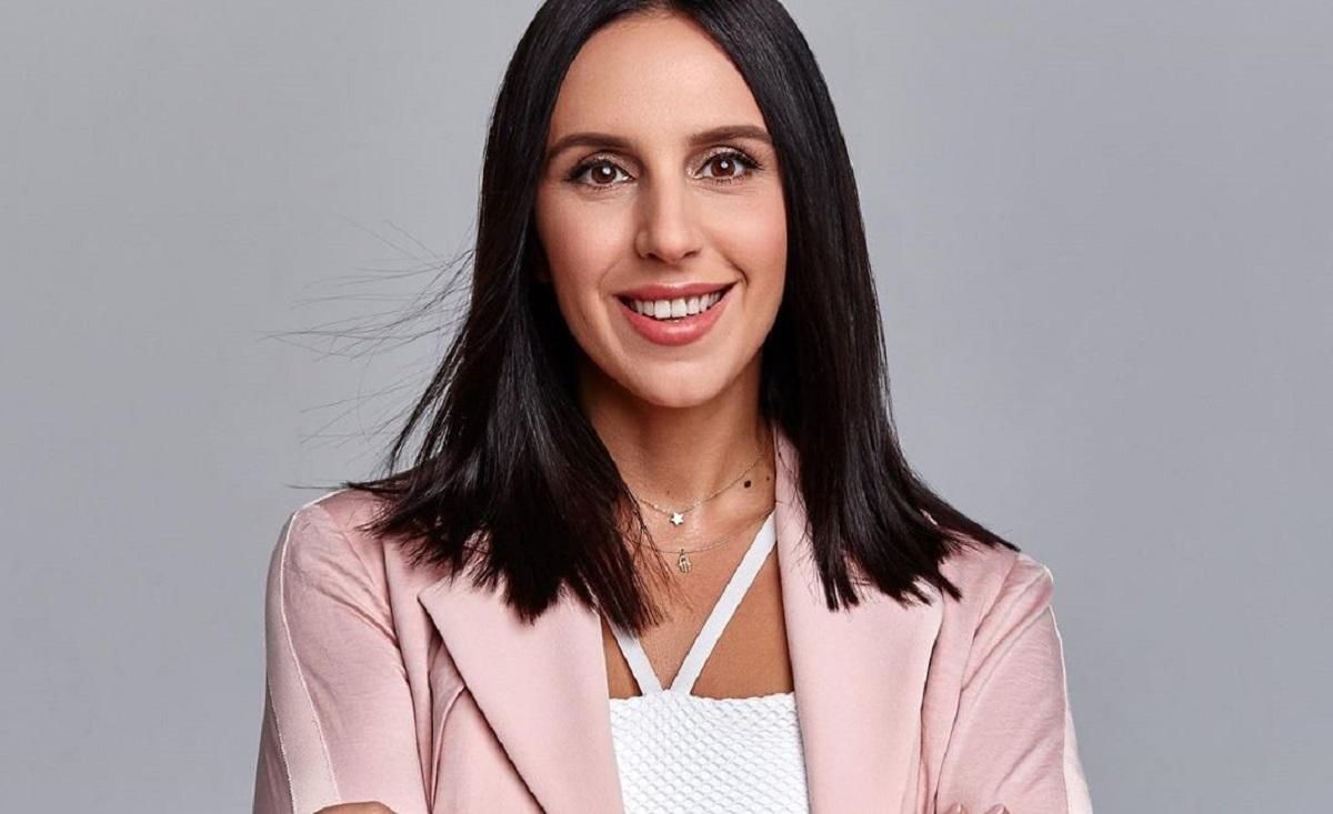 10 лет карьеры: Джамала представила сборник лучших своих хитов 10 лет карьеры: Джамала представила сборник лучших своих хитов