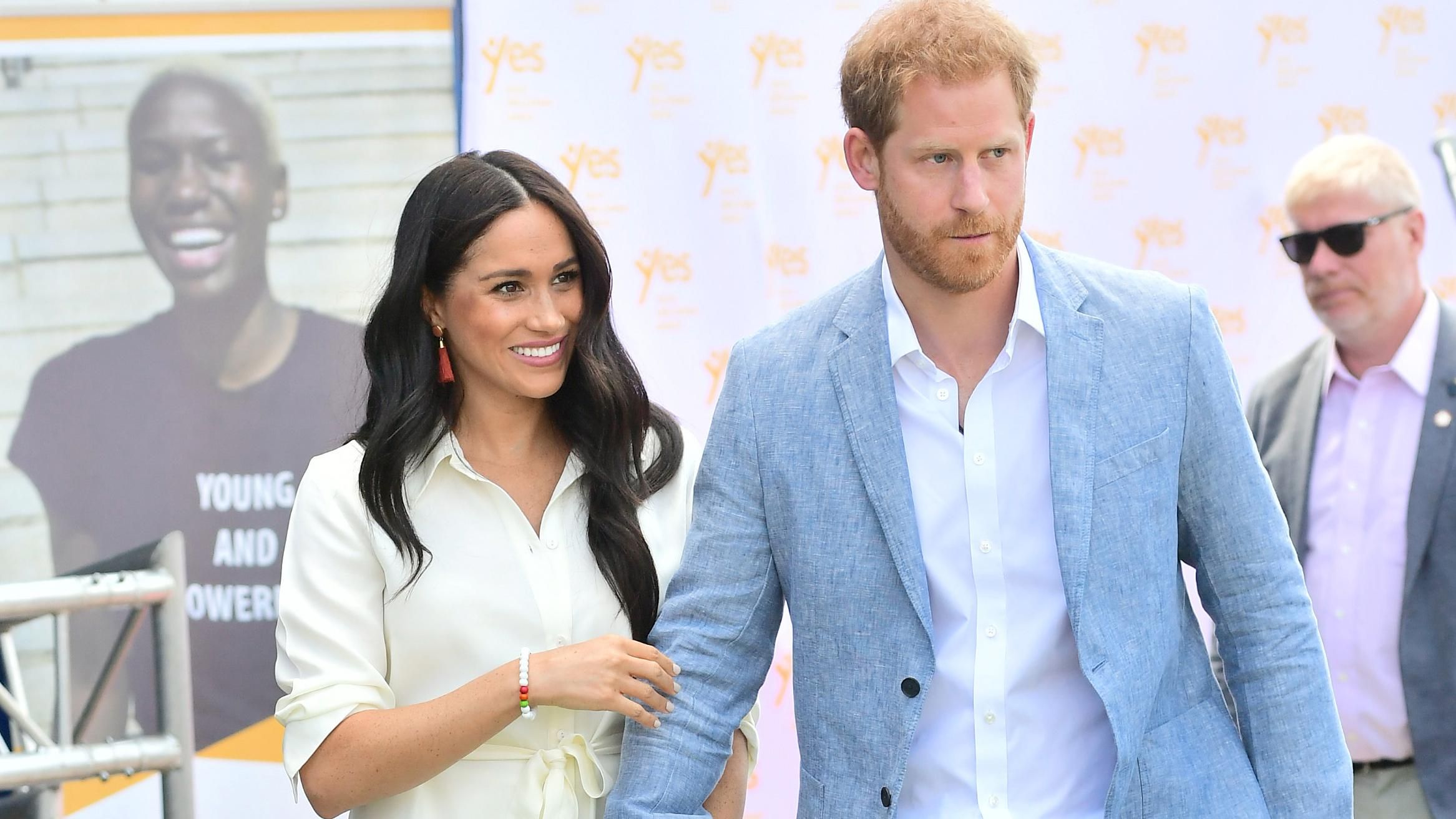 Після скандалу з пресою: Меган Маркл і принц Гаррі зустрілися з африканською молоддю Після скандалу з пресою: Меган Маркл і принц Гаррі зустрілися з африканською молоддю