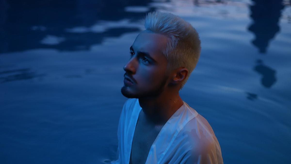 KHAYAT презентував ефектний кліп про нерозділене кохання: відео KHAYAT презентував ефектний кліп про нерозділене кохання: відео