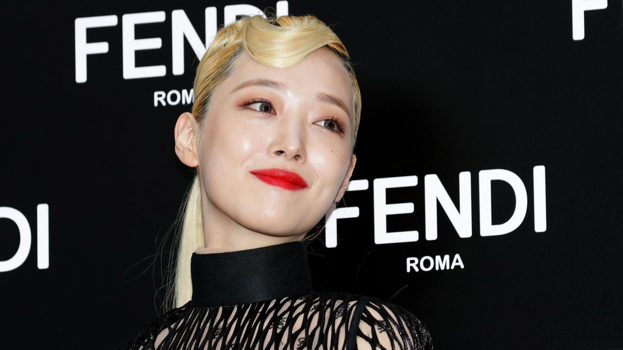 Смерть Соллі – співачка Соллі вчинила самогубство Смерть Соллі – співачка Соллі вчинила самогубство