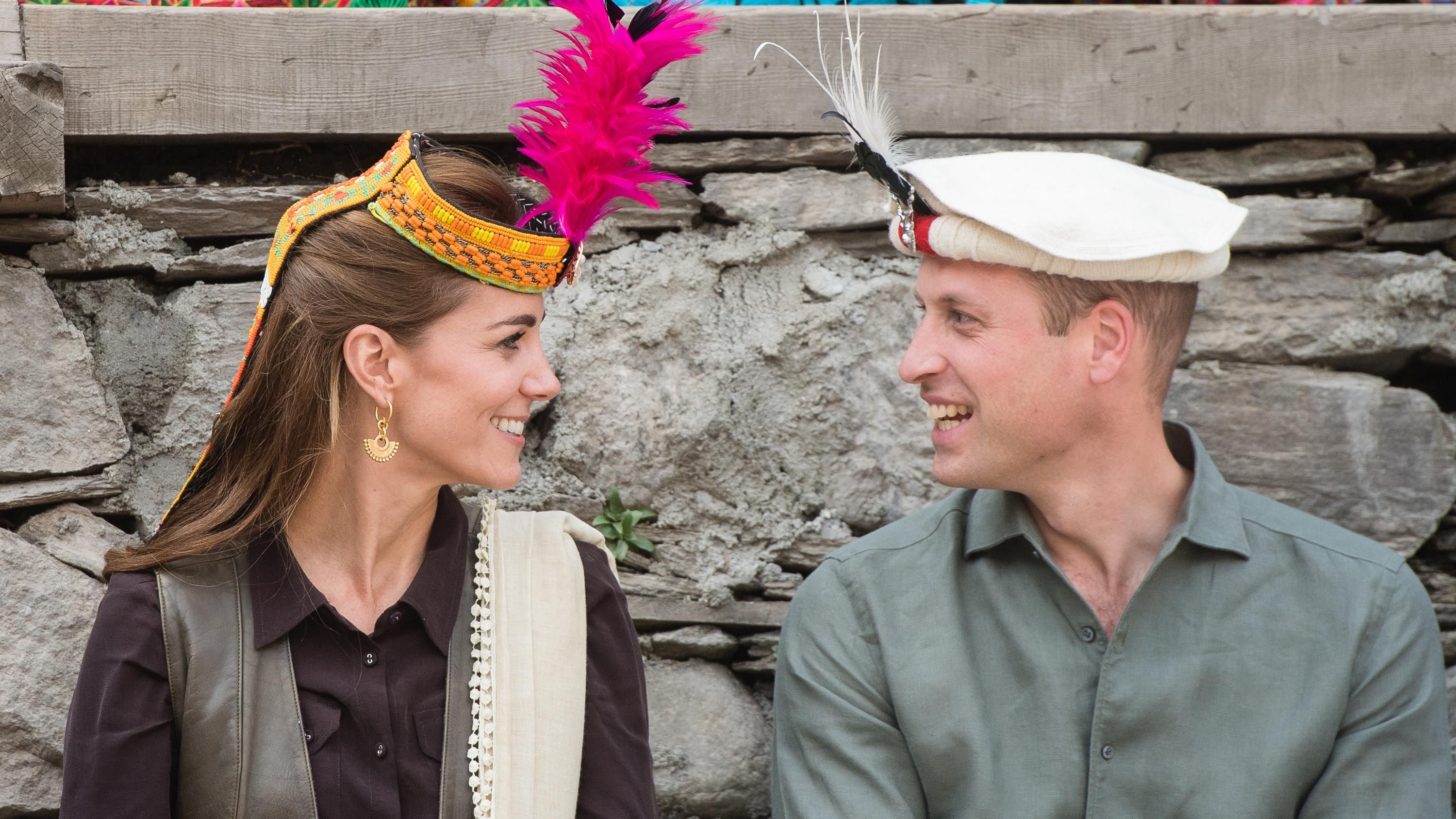 Стежками принцеси Діани: герцоги Кембриджські зустрілись з жителями Гімалаїв Стежками принцеси Діани: герцоги Кембриджські зустрілись з жителями Гімалаїв