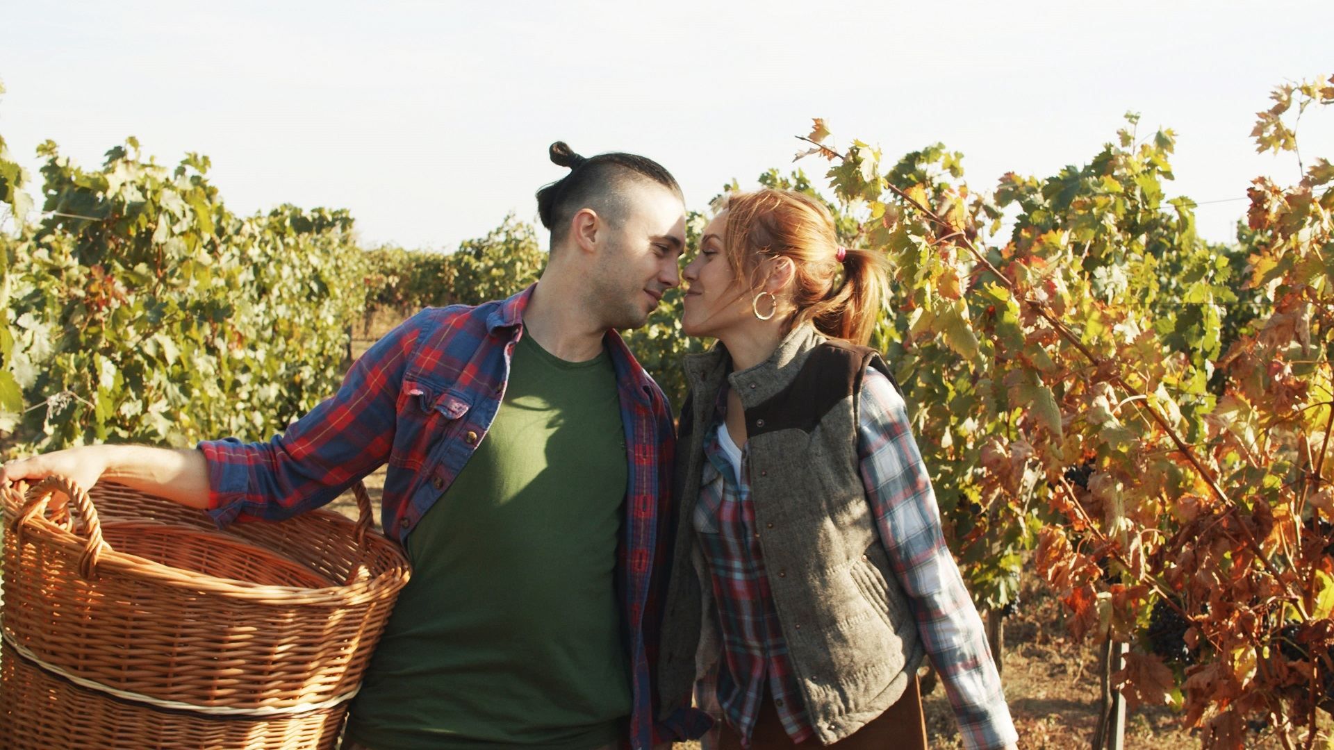 Гурт Антитіла показав архівні відео Тараса Тополі у новому кліпі "Буде син" Гурт Антитіла показав архівні відео Тараса Тополі у новому кліпі "Буде син"