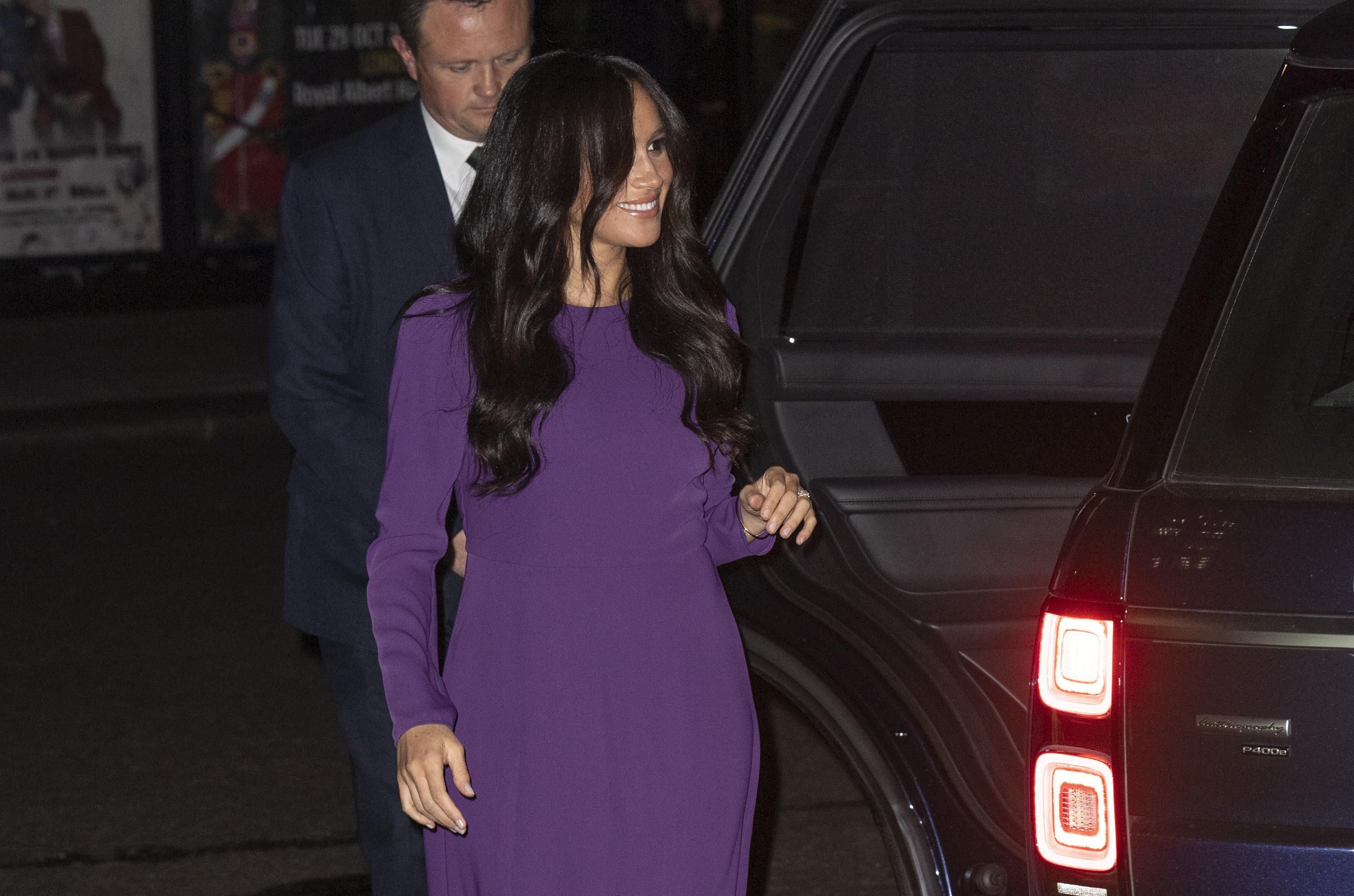 В старом платье со времен беременности: Меган Маркл осуществила светский выход – фото В старом платье со времен беременности: Меган Маркл осуществила светский выход – фото