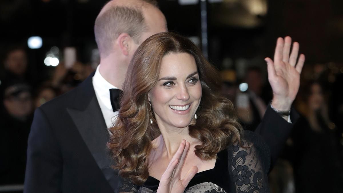 Кейт Міддлтон здійснила вихід у розкішній брендовій сукні: фото Кейт Міддлтон здійснила вихід у розкішній брендовій сукні: фото