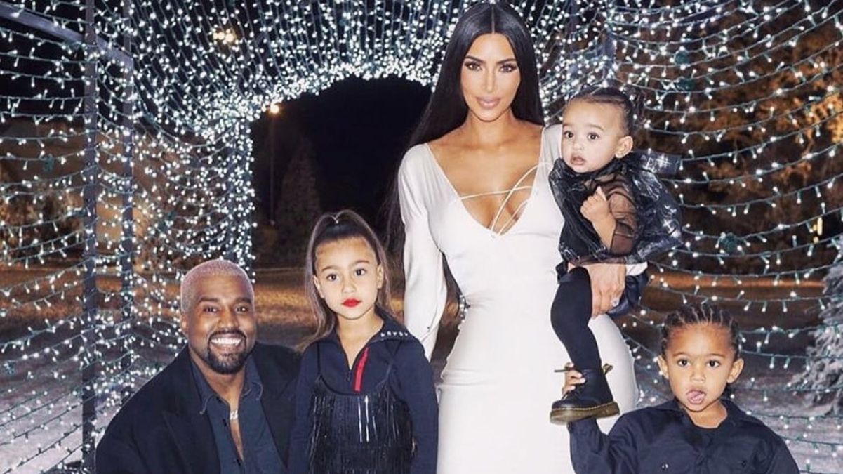 Каньє Вест представив новий кліп: зіркова родина в кадрі Каньє Вест представив новий кліп: зіркова родина в кадрі