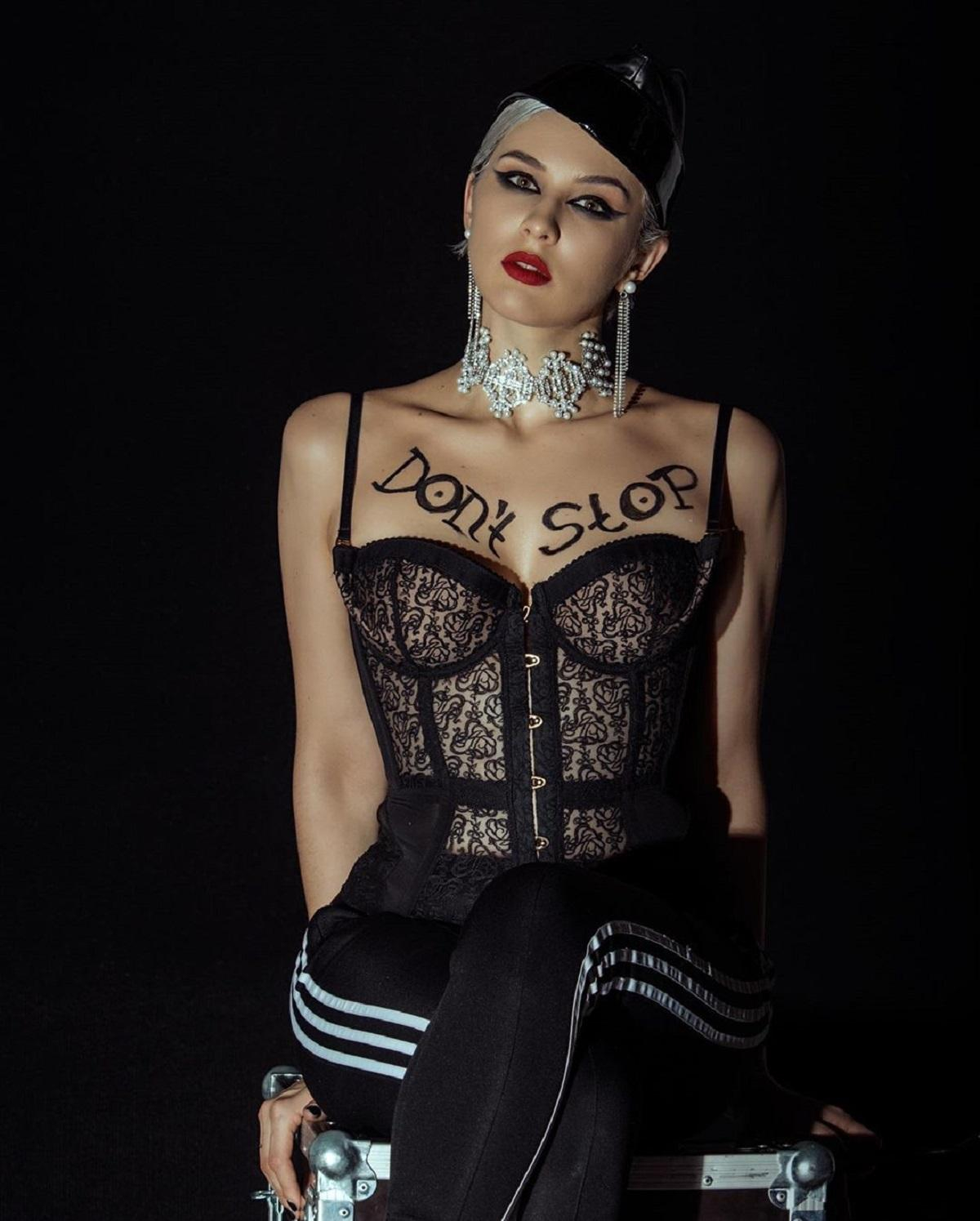 MARUV представила новый мистический клип на песню If You Want Her: видео