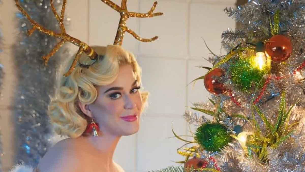 Кэти Перри воспроизвела элемент сексуального шоу Диты фон Тиз: видео клипа Кэти Перри воспроизвела элемент сексуального шоу Диты фон Тиз: видео клипа