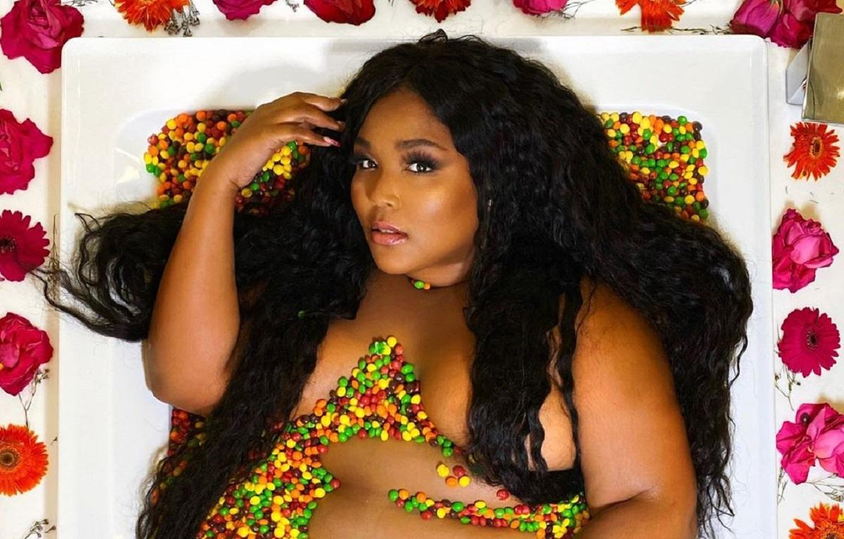 Пышнотелая Lizzo презентовала клип на песню Good As Hell: зажигательное видео