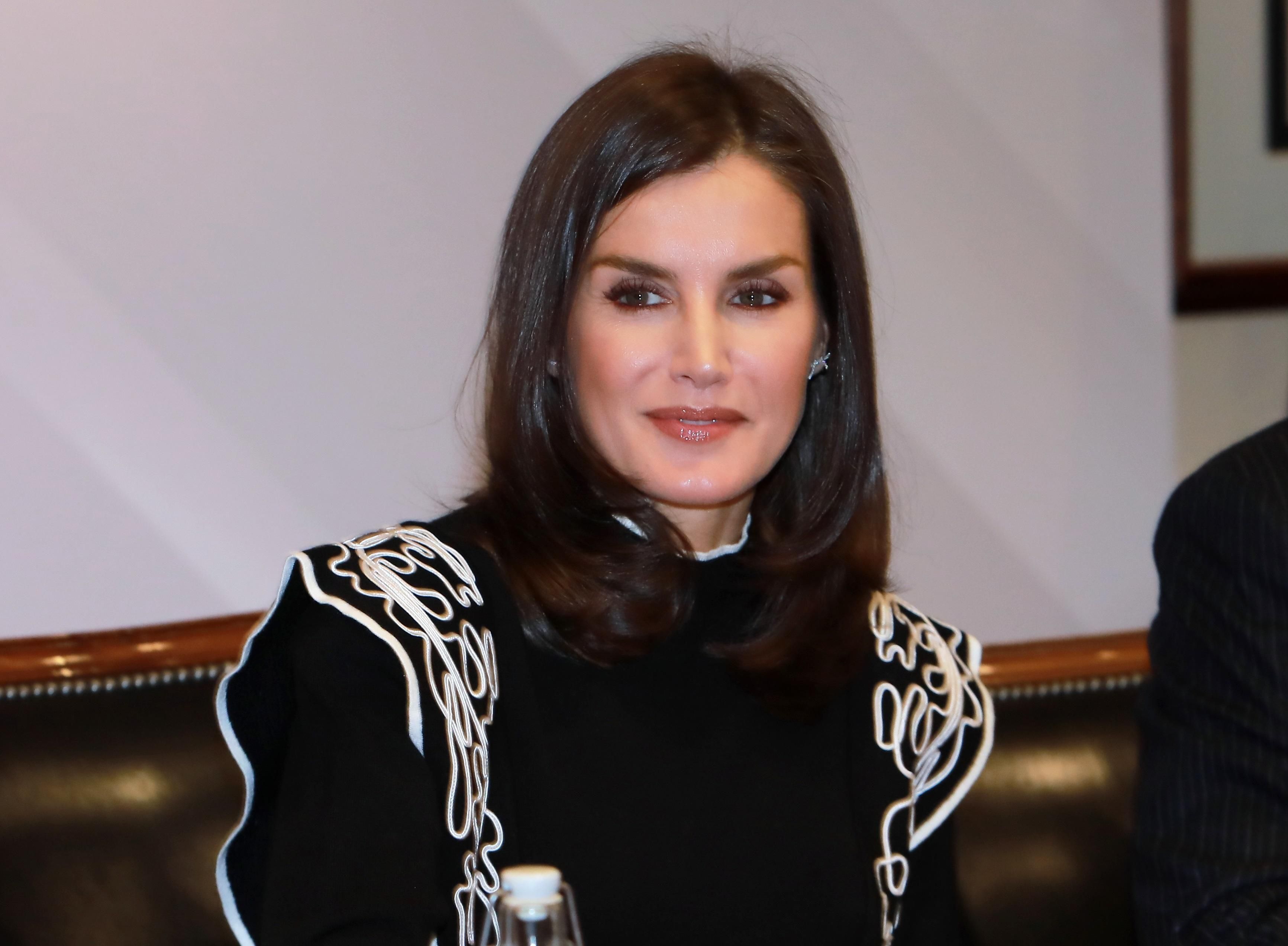 Як носити кюлоти у холодну пору року: приклад іспанської королеви Летиції Як носити кюлоти у холодну пору року: приклад іспанської королеви Летиції