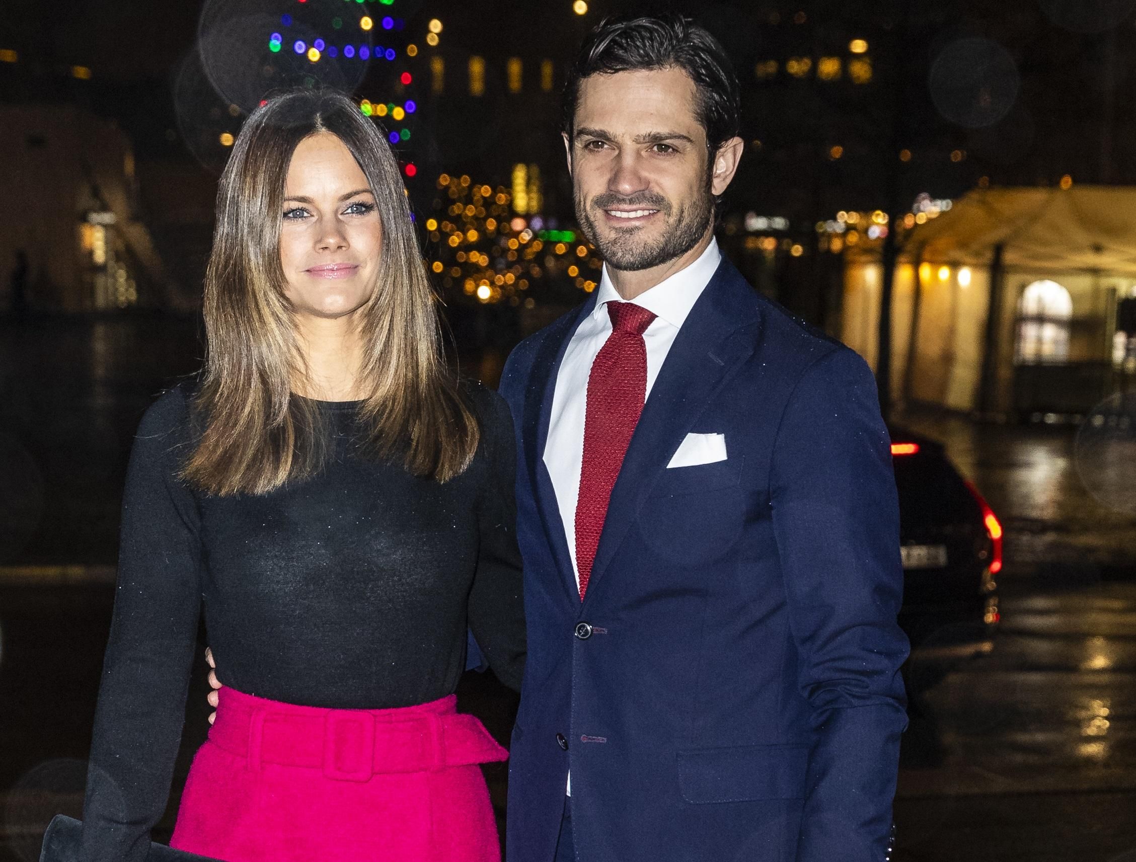 Акцент на спідницю: шведська принцеса Софія продемонструвала стильний образ Акцент на спідницю: шведська принцеса Софія продемонструвала стильний образ