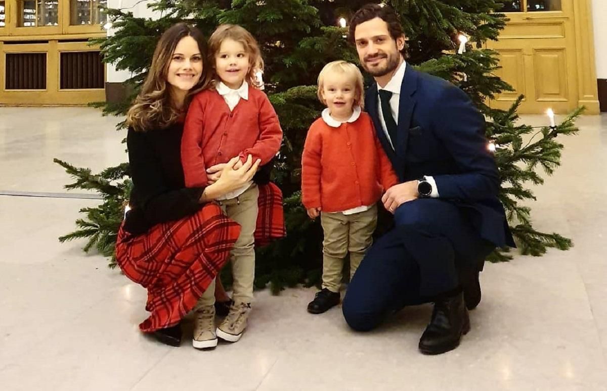 Официальная рождественская открытка шведской королевской семьи: нежное фото