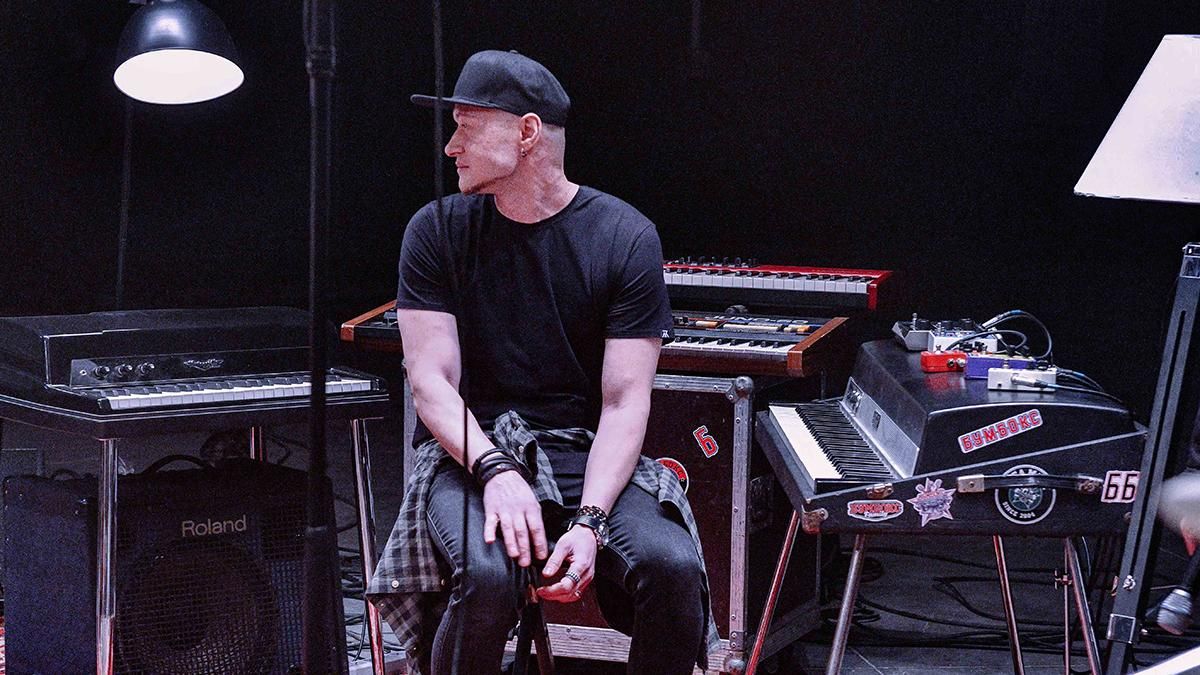 Два в одном: группа "Бумбокс" обнародовала клип к песням "Твій номер / Плющ" Два в одном: группа "Бумбокс" обнародовала клип к песням "Твій номер / Плющ"