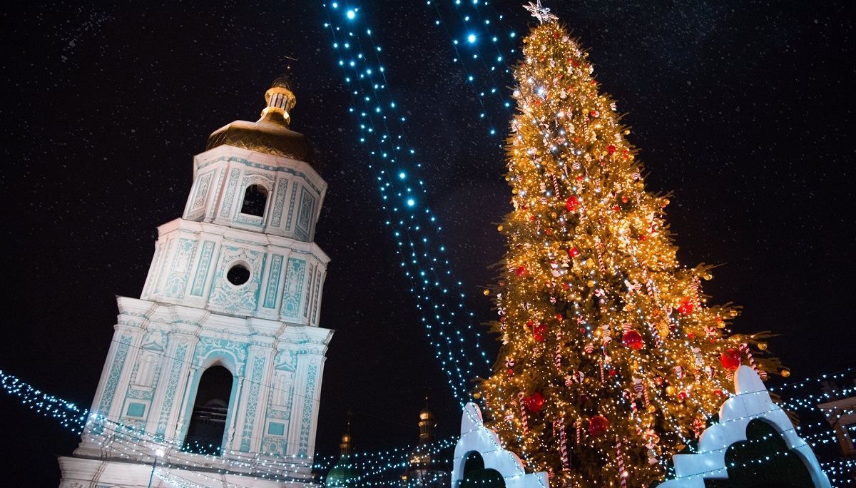 Скільки людей зустрічали Новий рік на Софіївській площі: фото Скільки людей зустрічали Новий рік на Софіївській площі: фото