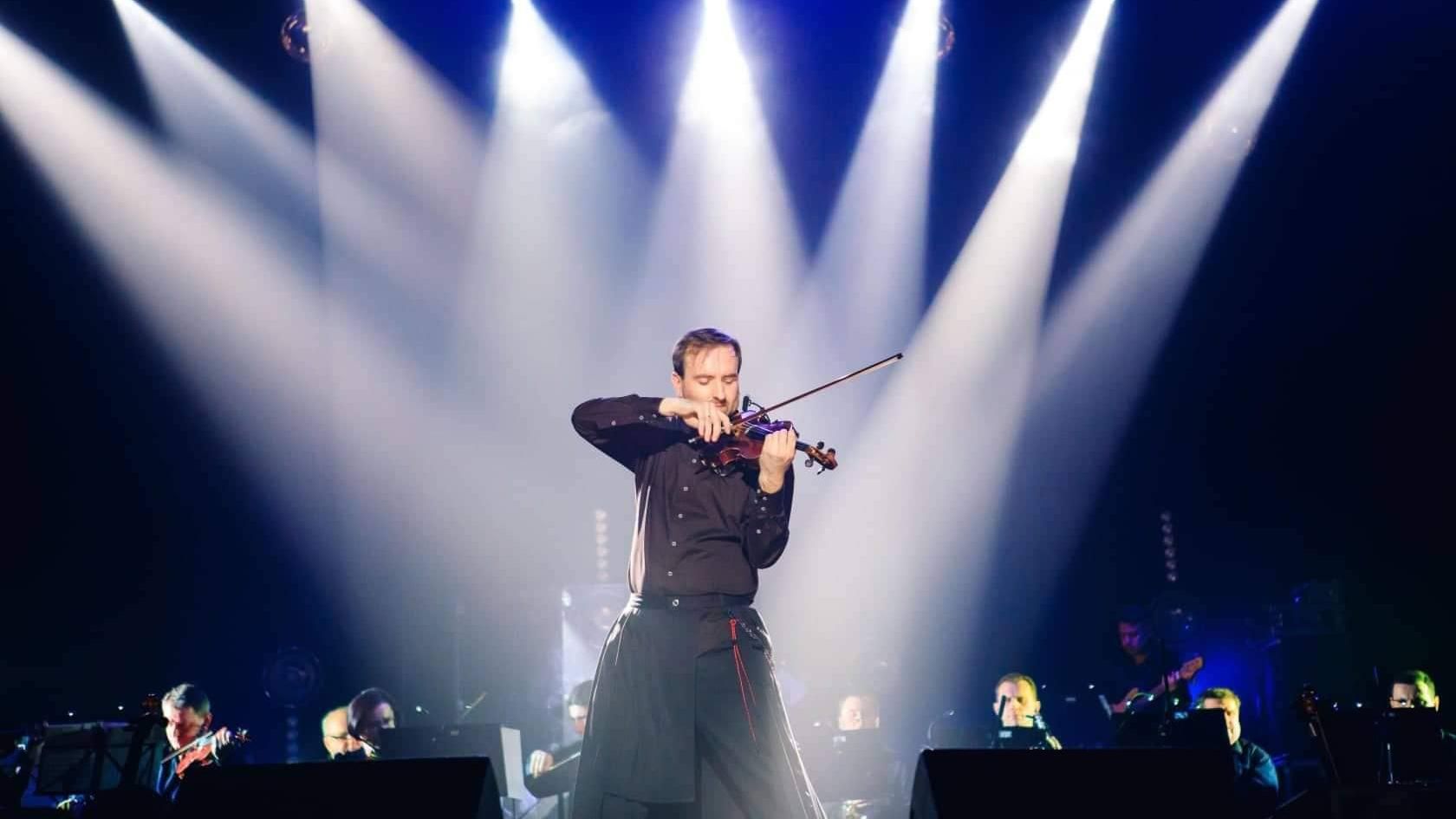 Новогодние праздники во Львове: Александр Божик сыграет невероятное шоу во Львовской Опере Новогодние праздники во Львове: Александр Божик сыграет невероятное шоу во Львовской Опере