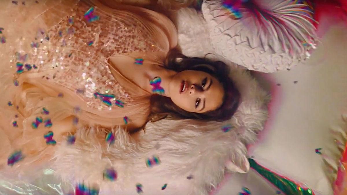 Селена Гомес зірвала мережу звабливим кліпом на пісню Rare: відео 