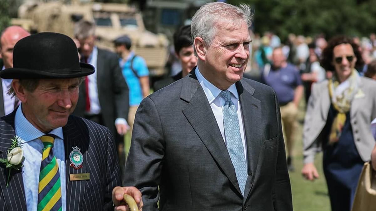 Скандальный принц Эндрю отказался сотрудничать с ФБР по делу Джеффри Эпштейна Скандальный принц Эндрю отказался сотрудничать с ФБР по делу Джеффри Эпштейна