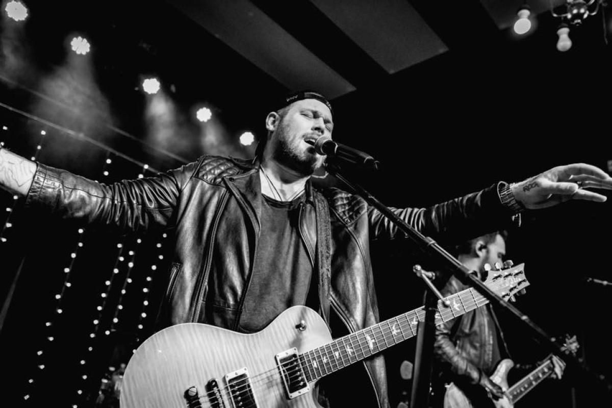 Вокаліст Asking Alexandria зіграє у Києві акустичний концерт Вокаліст Asking Alexandria зіграє у Києві акустичний концерт