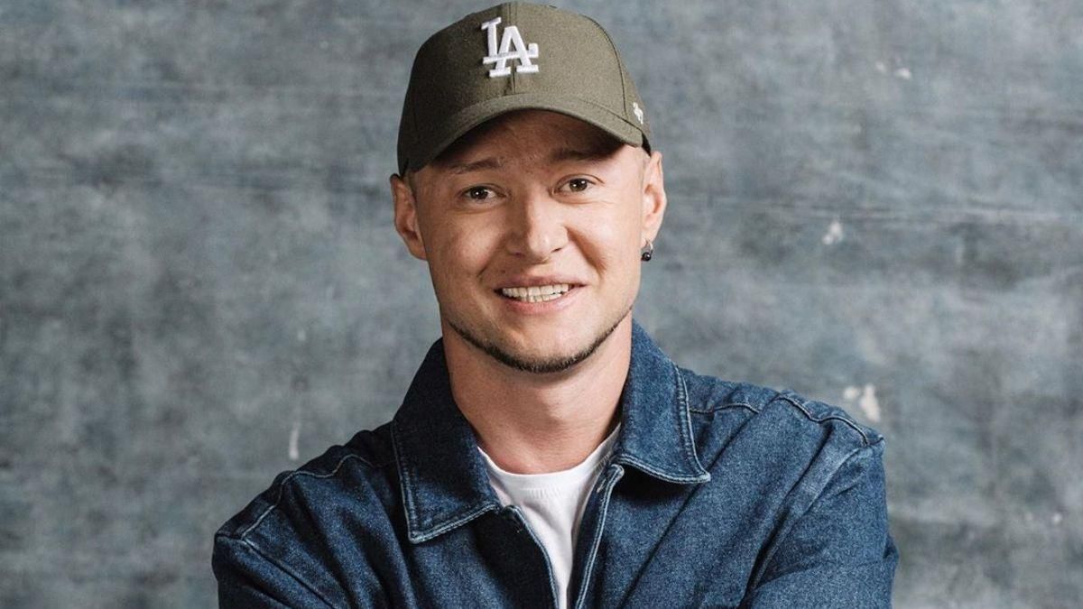 Андрій Хливнюк розповів про написання пісні "Вахтёрам" Андрій Хливнюк розповів про написання пісні "Вахтёрам"