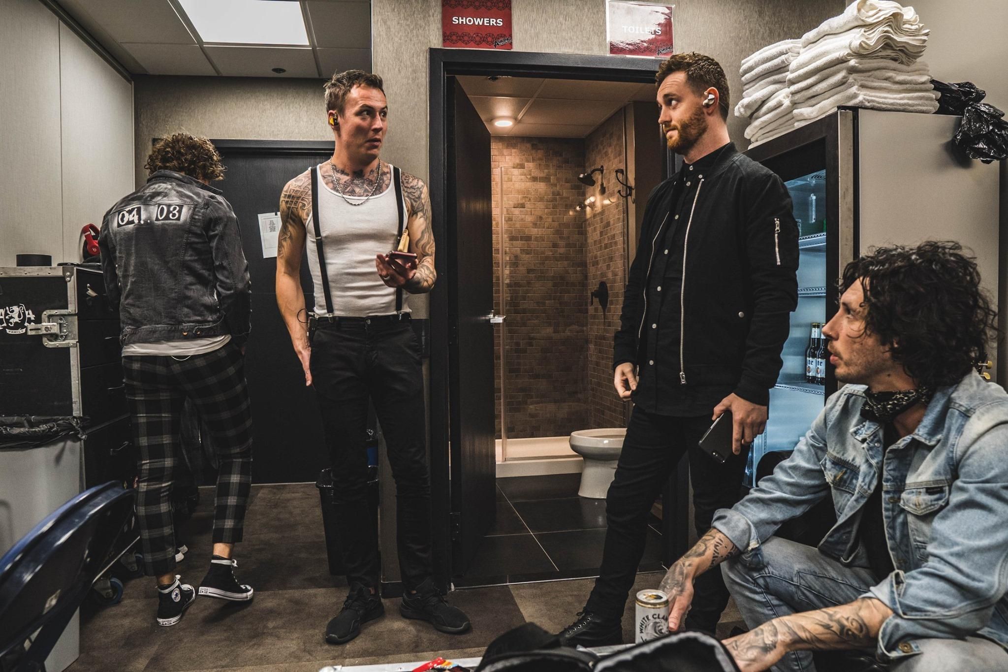 Концерт Asking Alexandria у Києві перенесли – відео, подробиці Концерт Asking Alexandria у Києві перенесли – відео, подробиці