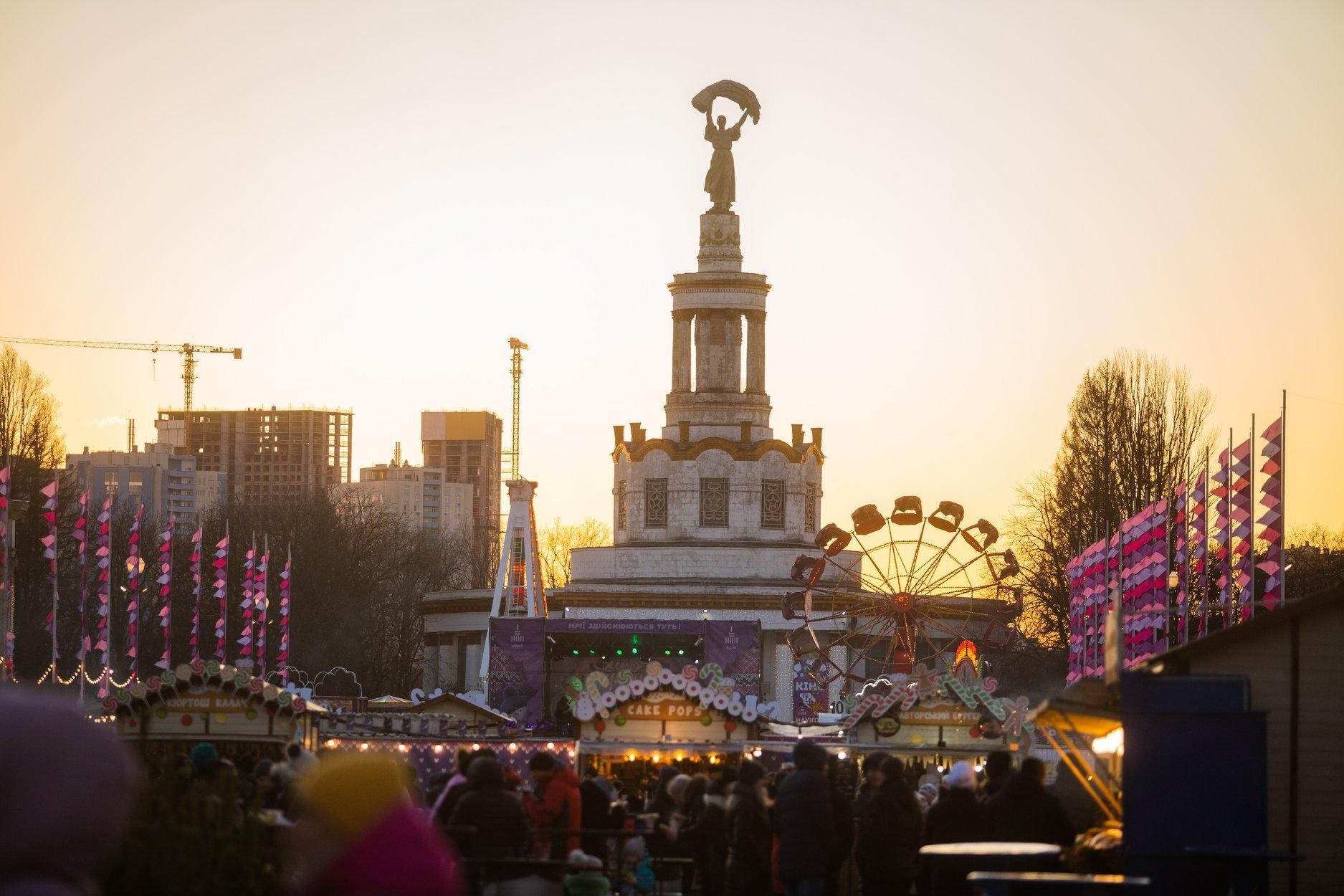 Зажигательная Масленица на ВДНХ: бесплатный концерт, народные забавы и блины Зажигательная Масленица на ВДНХ: бесплатный концерт, народные забавы и блины