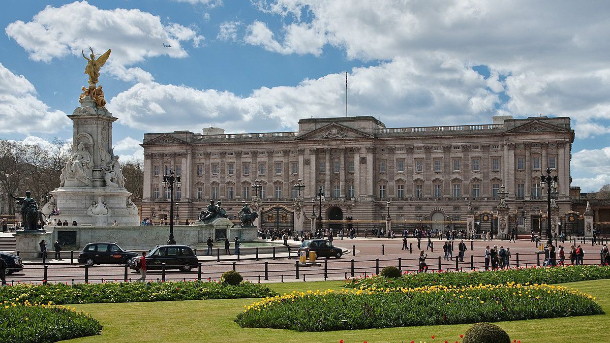 Букінгемський палац під реставрацією: ексклюзивні фото резиденції британських монархів