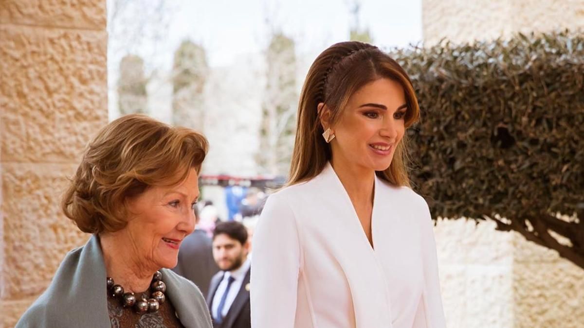 Королева Иордании ошеломила мир эффектным выходом: фото