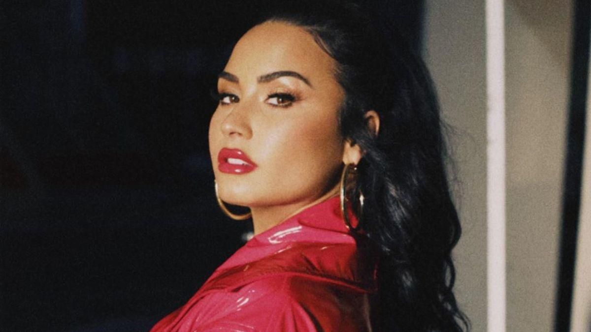 Деми Ловато показала в клипе борьбу с наркозависимостью: видео Деми Ловато показала в клипе борьбу с наркозависимостью: видео