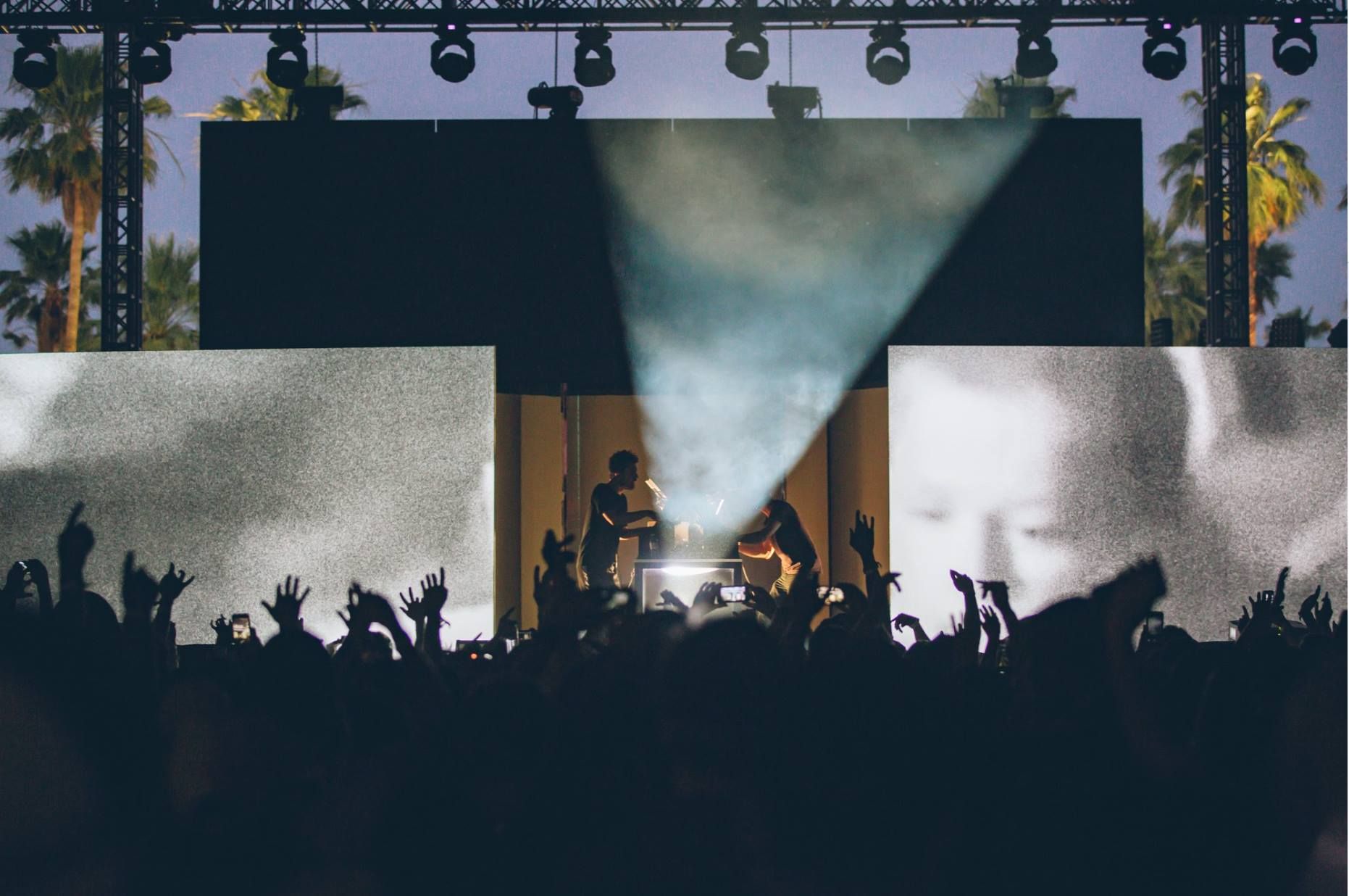 В Украине впервые выступит электронный дуэт The Blaze В Украине впервые выступит электронный дуэт The Blaze