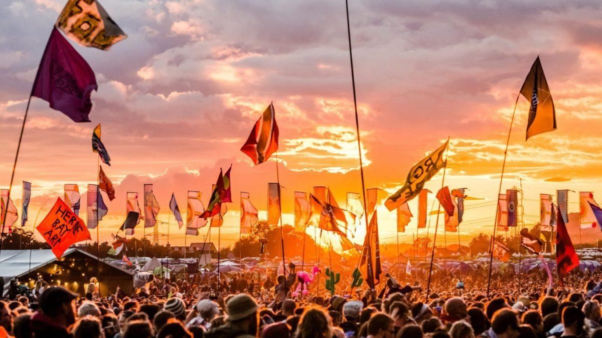 Музыкальный фестиваль современного искусства Glastonbury отменили из-за коронавируса Музыкальный фестиваль современного искусства Glastonbury отменили из-за коронавируса