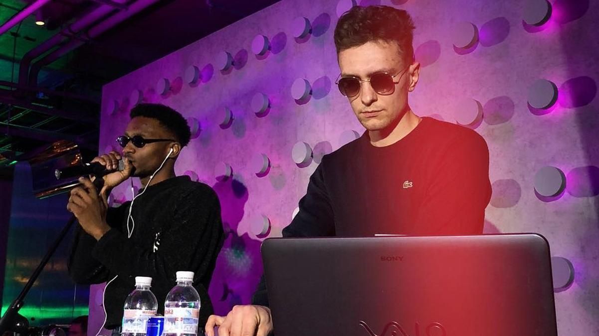 TVORCHI выпустили джингл из звуков карантина и призвали оставаться дома: видео TVORCHI выпустили джингл из звуков карантина и призвали оставаться дома: видео