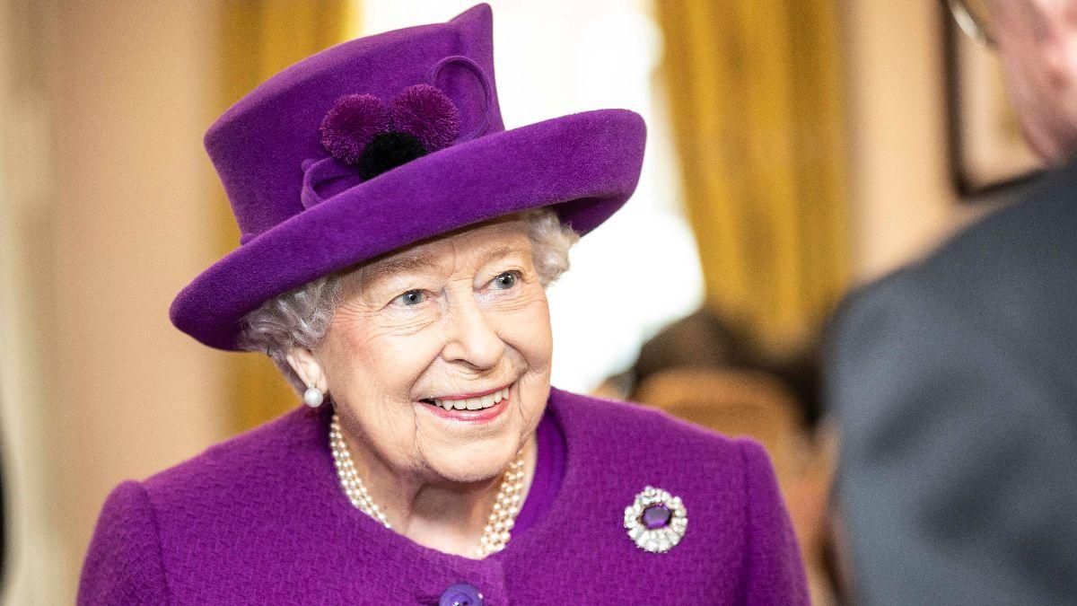 Королева Єлизавета ІІ вперше за весь час свого правління провела аудієнцію по телефону