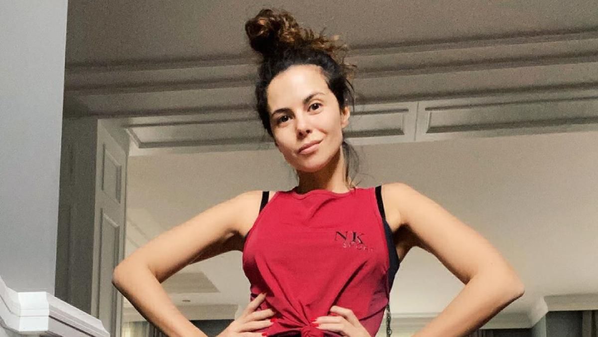 Вслід за Потапом Каменських представила кліп на пісню "Карантин": домашнє відео Вслід за Потапом Каменських представила кліп на пісню "Карантин": домашнє відео