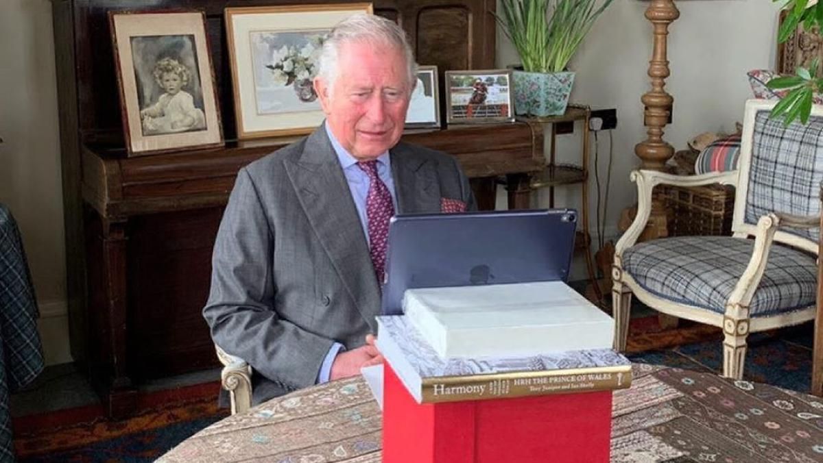 Принц Чарльз, який хворів коронавірусом, онлайн відкрив лікарню у Лондоні
