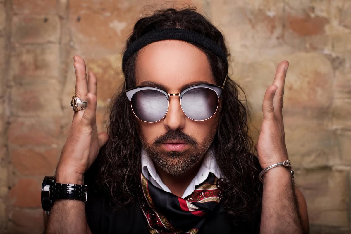 Ко Дню влюбленных Коляденко удивил клипом с Билык Ко Дню влюбленных Коляденко удивил клипом с Билык