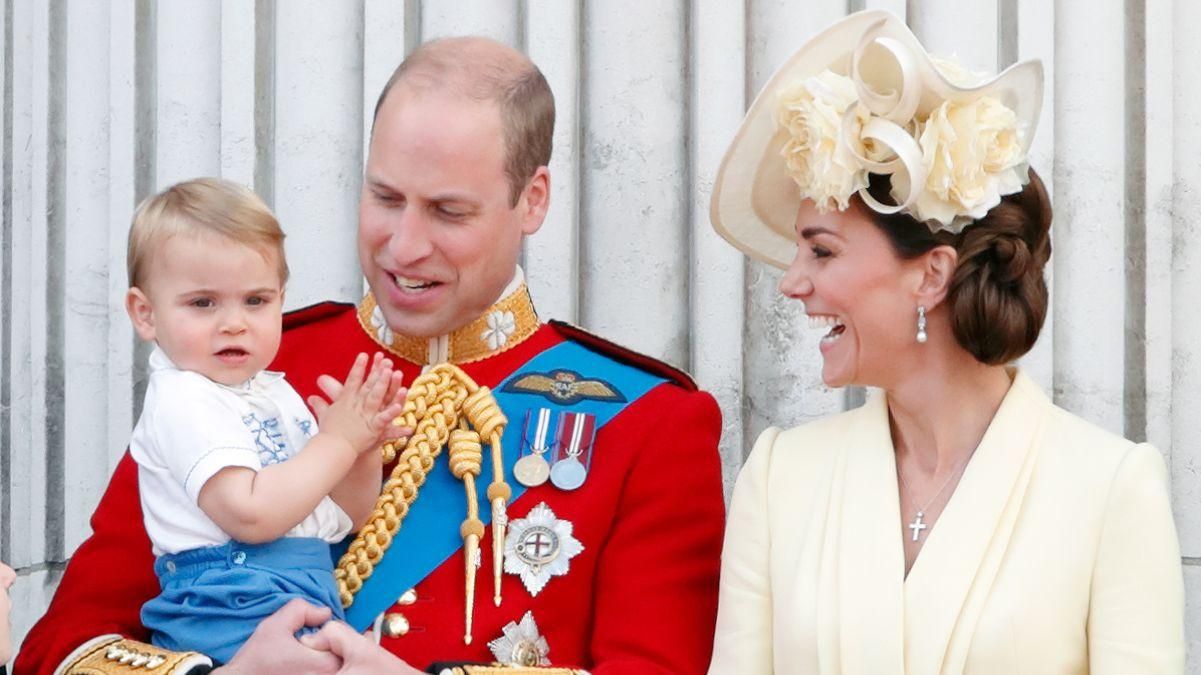 Сину принца Вільяма та Кейт Міддлтон виповнилося два роки: нові фото принца Луї