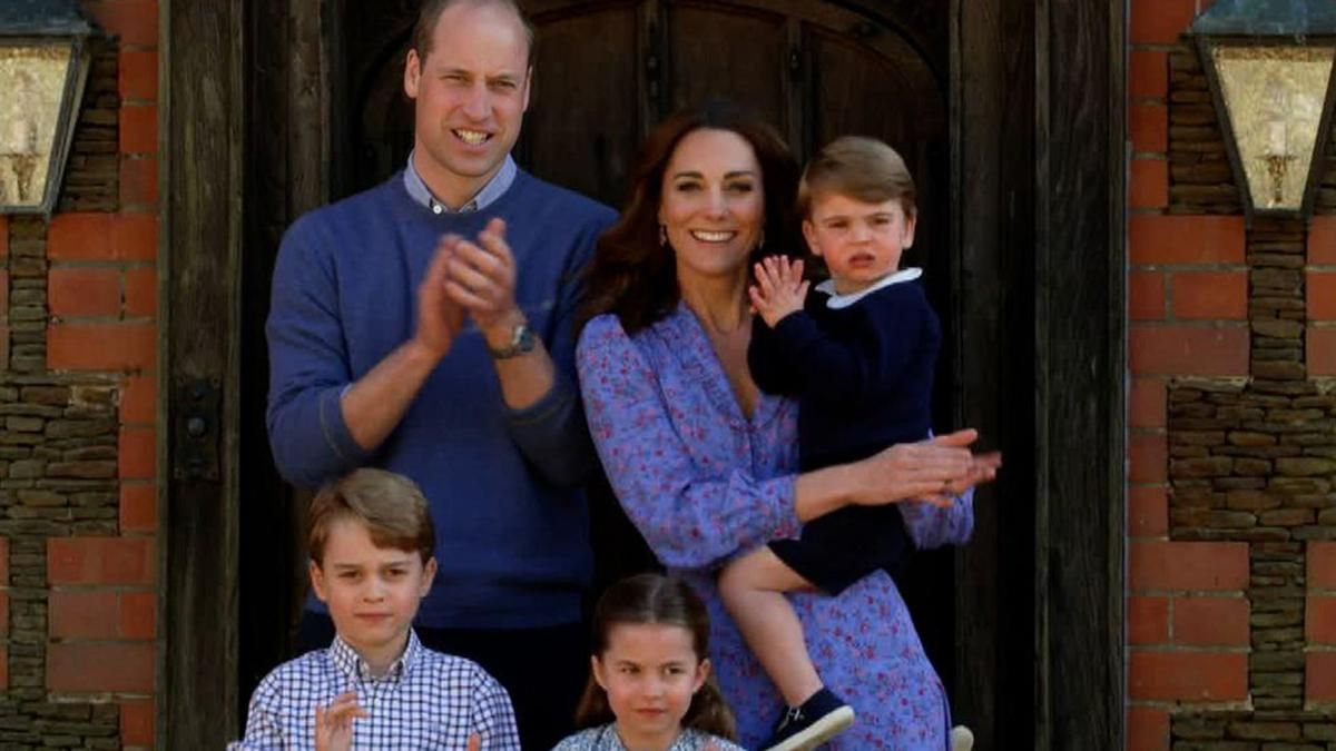 Герцоги Кембриджські долучилися до акції в підтримку лікарів: чуттєве відео з трьома нащадками Герцоги Кембриджські долучилися до акції в підтримку лікарів: чуттєве відео з трьома нащадками