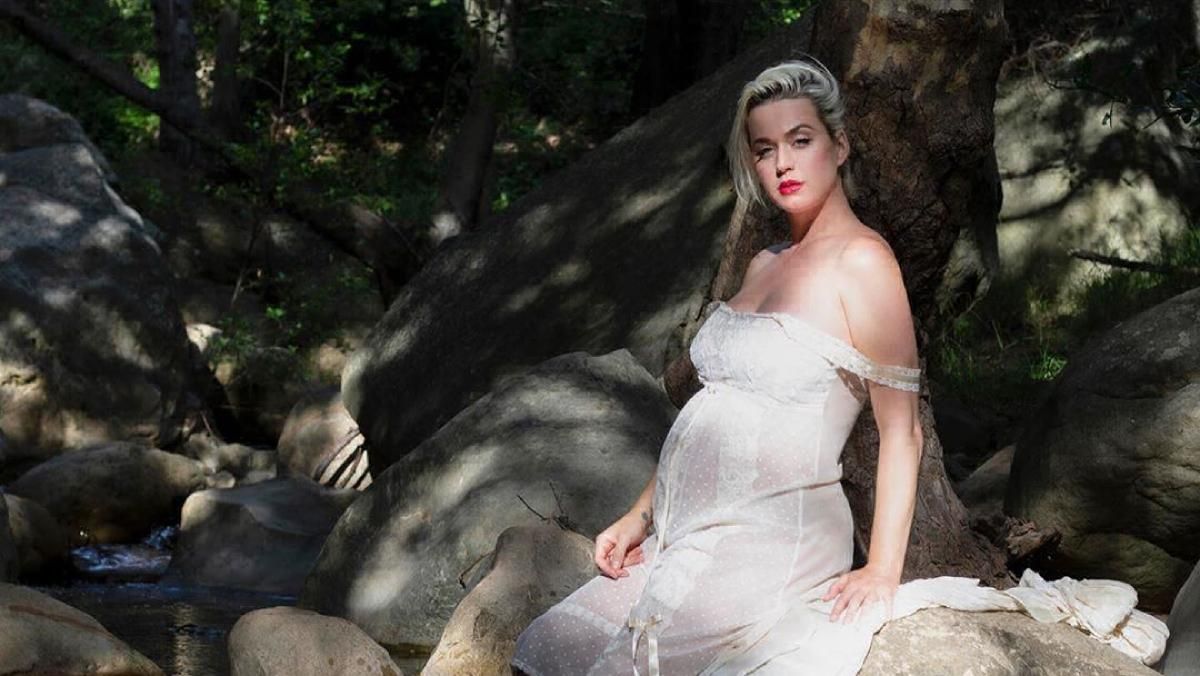 Кеті Перрі на останніх місяцях вагітності знялась у ніжному відеокліпі