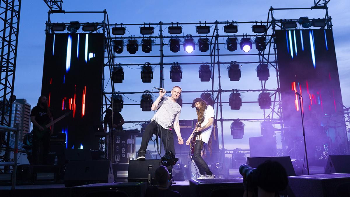 Легендарные Green Grey сыграли первый в мире вертикальный концерт: эксклюзивные фото Легендарные Green Grey сыграли первый в мире вертикальный концерт: эксклюзивные фото