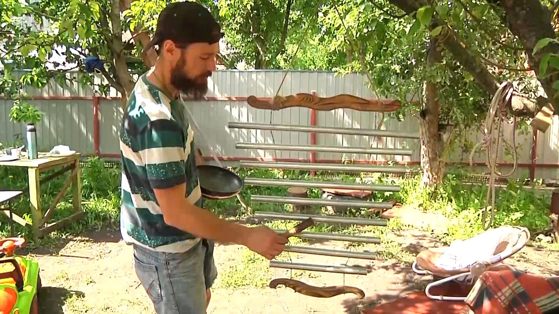 Вкладає душу в метал: унікальні музичні інструменти житомирського майстра Вкладає душу в метал: унікальні музичні інструменти житомирського майстра