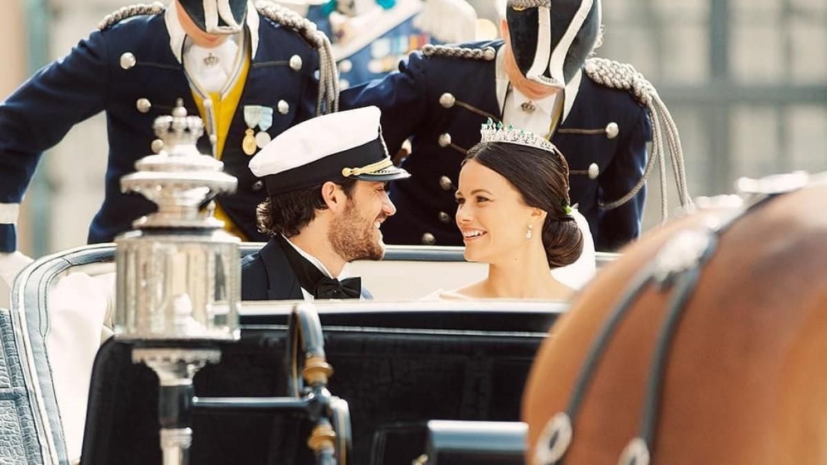 Принц Швеції показав фото зі свого весілля, яких ще не було в мережі
