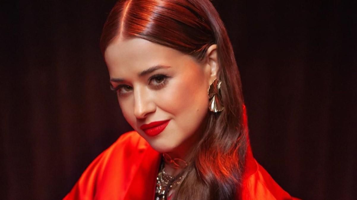 Жена Дзидзьо примерила соблазнительные образы в новом клипе: видео Жена Дзидзьо примерила соблазнительные образы в новом клипе: видео