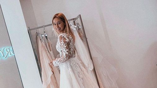 У весільній сукні посеред лавандового поля: Даша Квіткова зачарувала мережу романтичним фото 