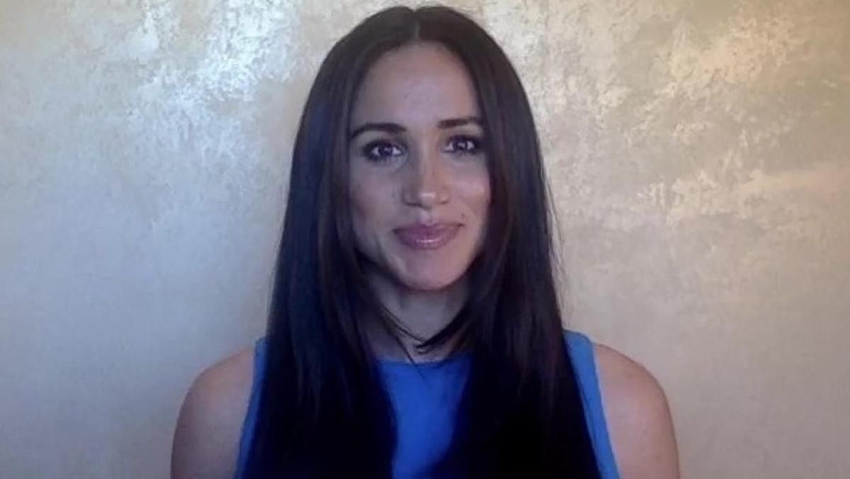 Меган Маркл обратилась к девушкам-подросткам в видео: новый имидж герцогини Меган Маркл обратилась к девушкам-подросткам в видео: новый имидж герцогини