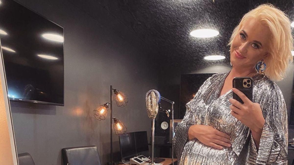 Беременная Кэти Перри примерила пижаму от украинского бренда в новом клипе: яркое видео Беременная Кэти Перри примерила пижаму от украинского бренда в новом клипе: яркое видео