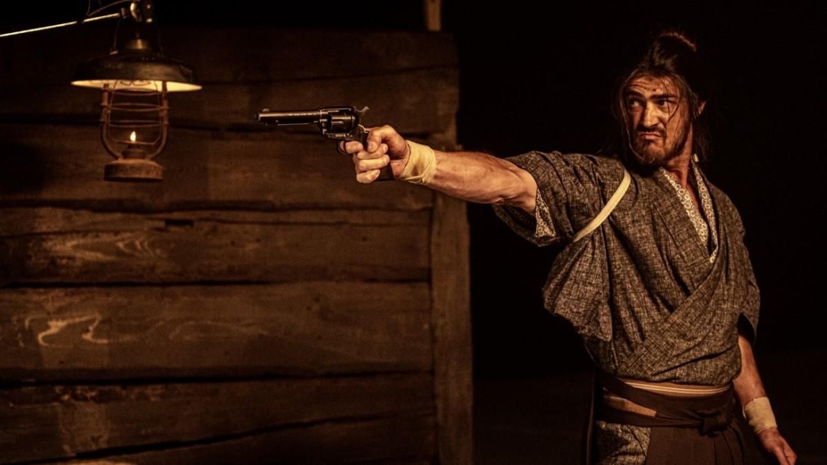 Голливуд ближе, чем кажется! – автором песни к "Бесславным крепостным" стала знаменитая Tina Guo Голливуд ближе, чем кажется! – автором песни к "Бесславным крепостным" стала знаменитая Tina Guo