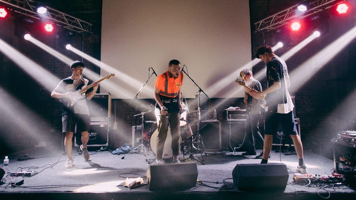 Гурт The Unsleeping розповів про творчість на карантині, продюсера та концерти Гурт The Unsleeping розповів про творчість на карантині, продюсера та концерти