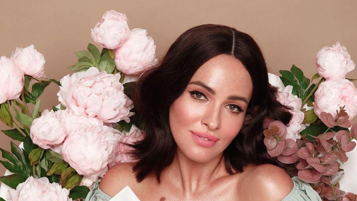 Даша Астаф'єва презентувала кліп на пісню "Белая рубашка": вражаюче відео і текст пісні Даша Астаф'єва презентувала кліп на пісню "Белая рубашка": вражаюче відео і текст пісні