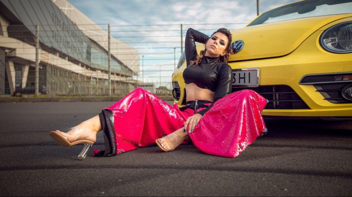 Історія кохання по-особливому: співачка OPIYA презентувала ліричний трек
Історія кохання по-особливому: співачка OPIYA презентувала ліричний трек