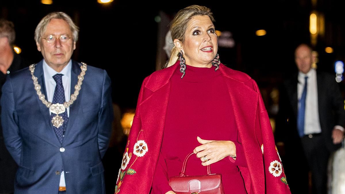 Total red: королева Максима поразила ярким образом на светском мероприятии Total red: королева Максима поразила ярким образом на светском мероприятии